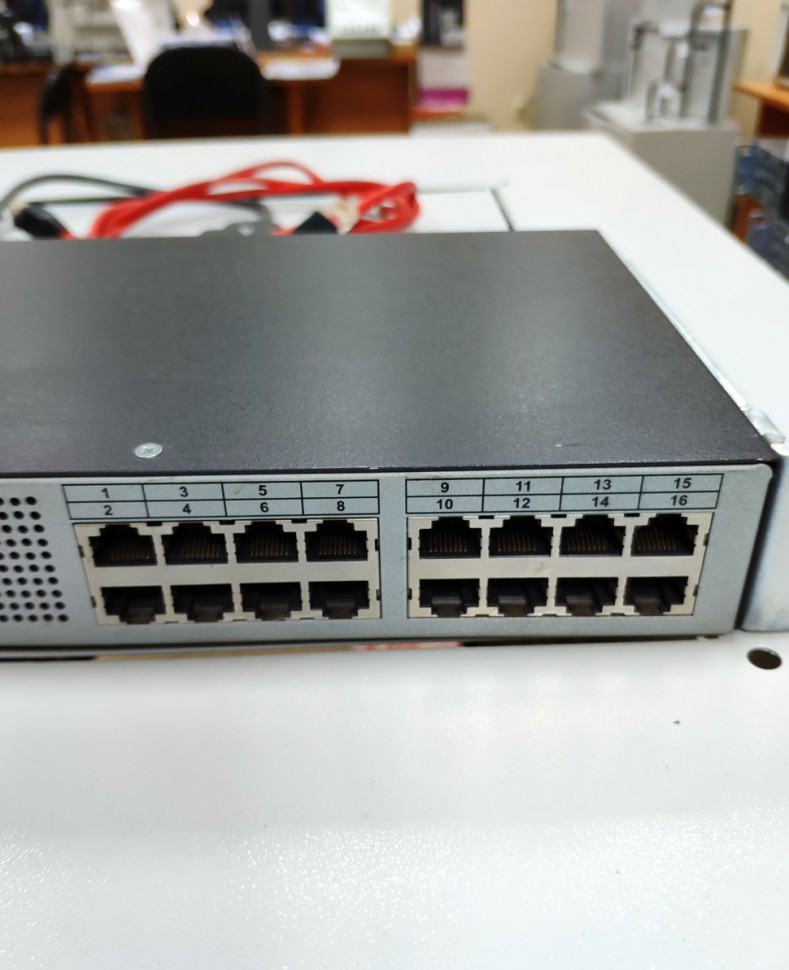 KVM-переключатель HP Server Console Switch 2x16 KVM (UTP connection) (336045-B21)