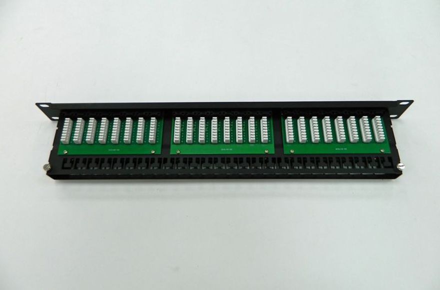 Патч-панель Netko UTP 48 портов, RJ45, 5e, 19", 1U, Krone Патч-панель Netko UTP 48 портов, RJ45, 5e, 19", 1U, Krone