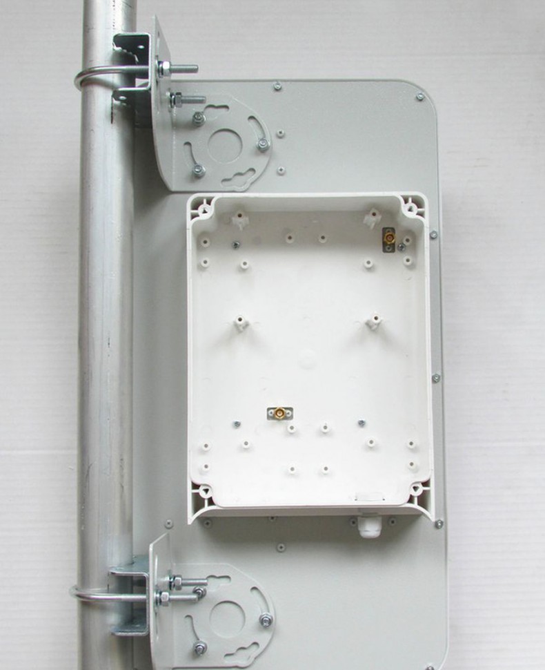 Внешняя панельная антенна Антэкс NITSA-5 MIMO BOX гермобокс для модема, GSM/3G/4G/WiFi2,4/LTE2600, 790-960/1700-2700МГц, 2x9-14 dBi, 2xSMA-male